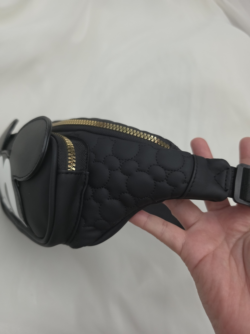 Disney x Primark Mickey Mouse Black Quilted Fanny Pack 3D Ear Waist Belt Bag - Picture 4 of 11